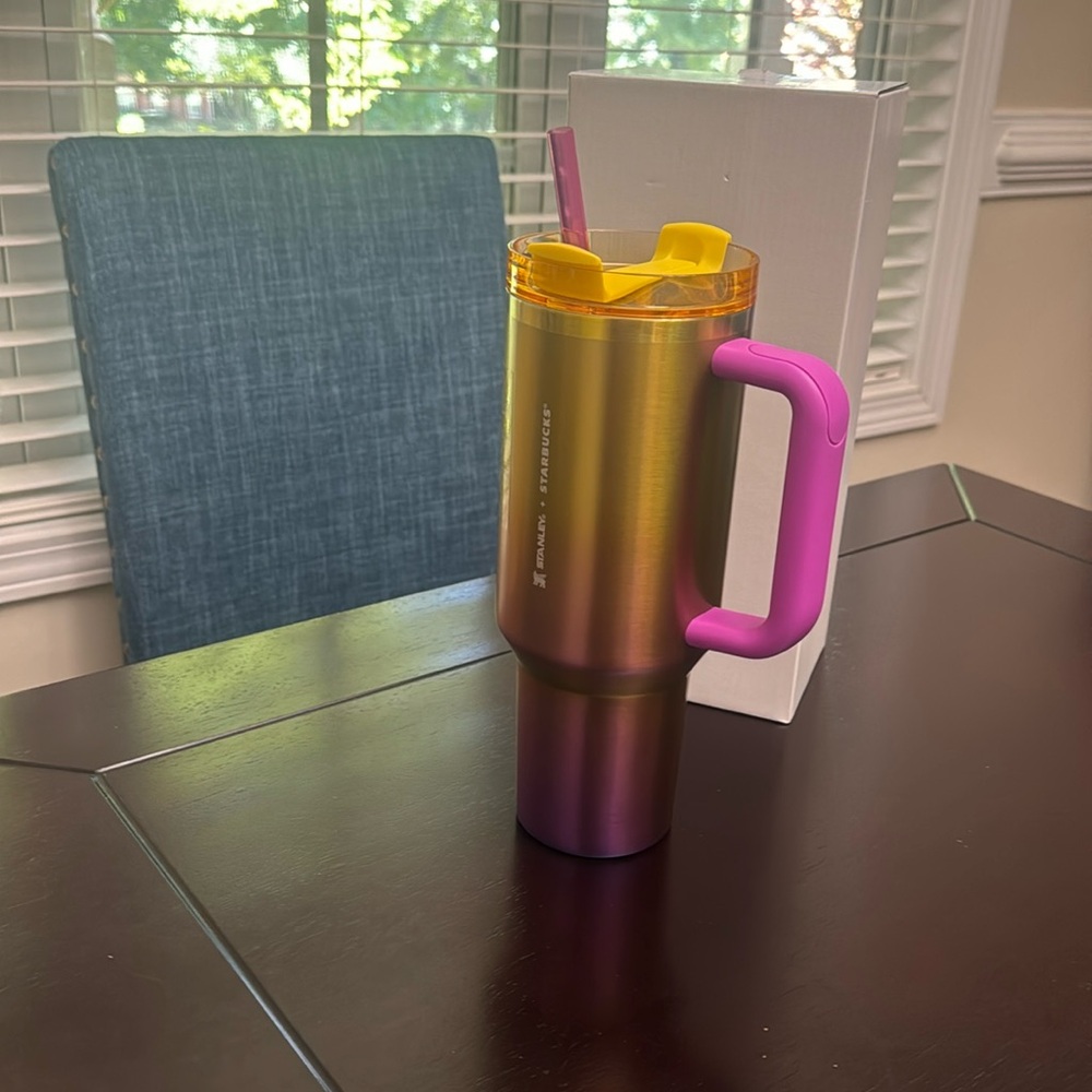 Limited Edition Stanley x Starbucks Summer Sunset Gradient 40oz Tumbler Quencher